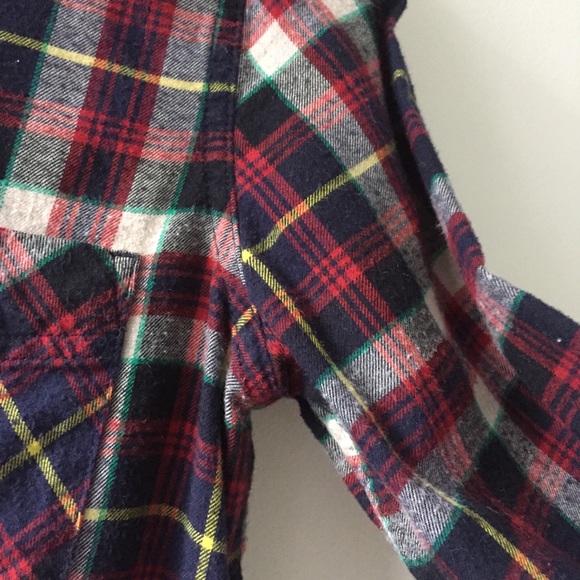 Eddie Bauer Women's Plaid button down shirt - Picture 6 of 13